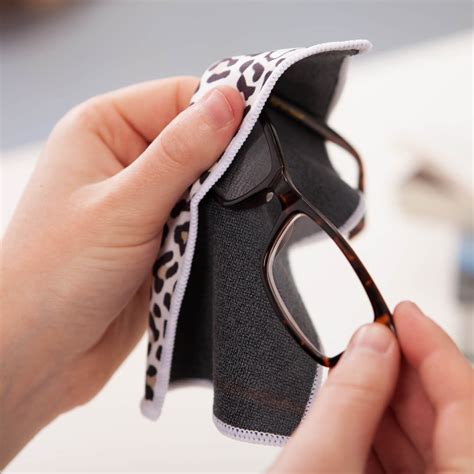 eye glass cleaning cloth