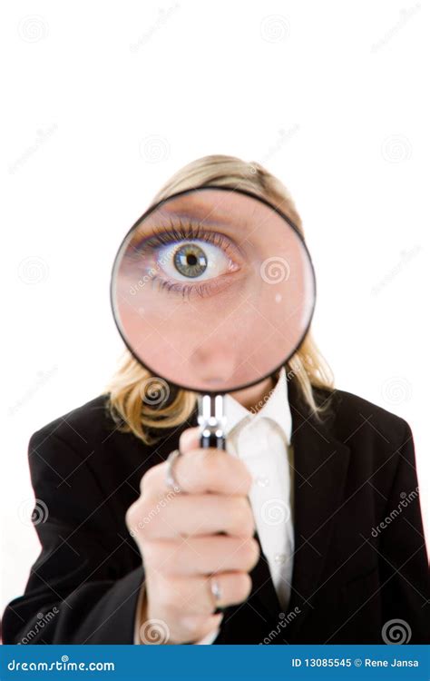 eye magnifying glass