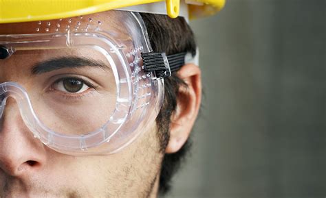 How Safety Glasses Can Improve Work Performance