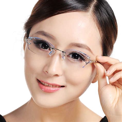 Stylish frames for progressive lenses