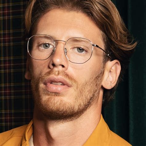 Top Eyewear Trends for Men and Women This Season